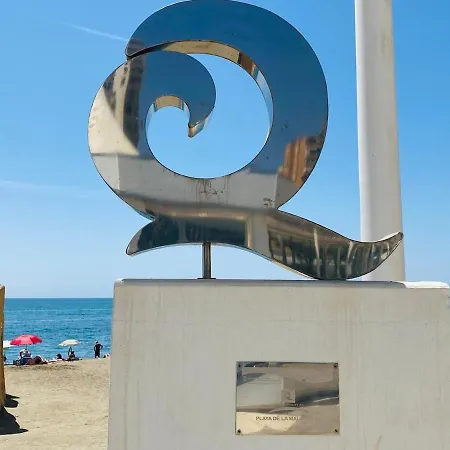 Junto A La Playa De La Malagueta Málaga